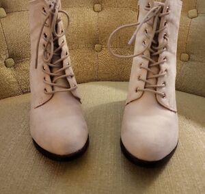 Women's Cream Lace-Up Ankle Boots